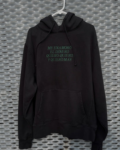 me enamoró - black hoodie